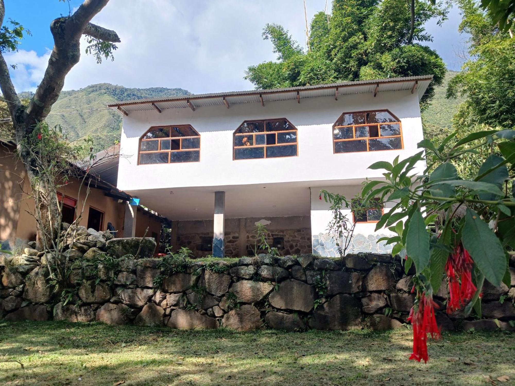 Lia B&B Lucmabamba Sahuayaco Экстерьер фото