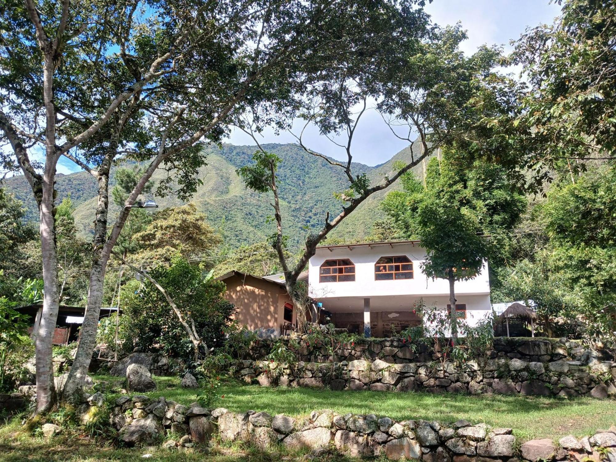 Lia B&B Lucmabamba Sahuayaco Экстерьер фото